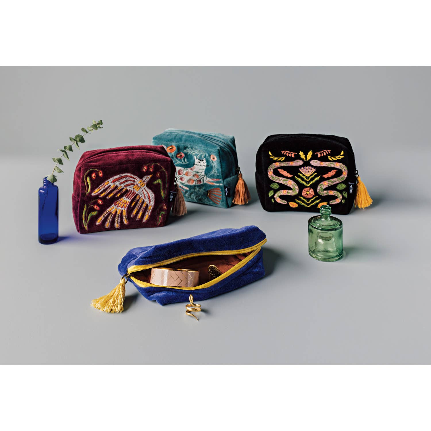 Catbloom Embroidered Pouch.