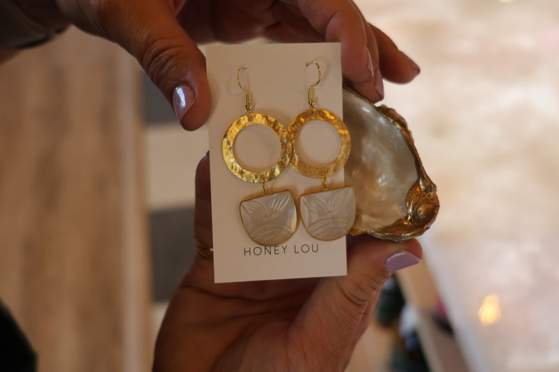 Honey Lou Genuine MOP & Gold Circle Earring