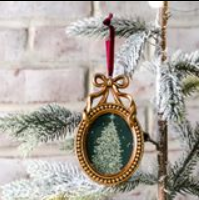 GOLD OVAL FRAME ORNAMENT