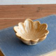 HONEY BROWN FLOWER DISH