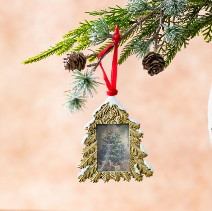 3.5" Snowy Tree Ornament Frame