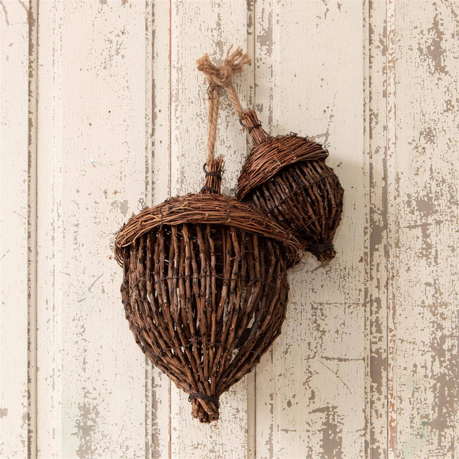 Hand-Woven Grapevine Acorns-LG
