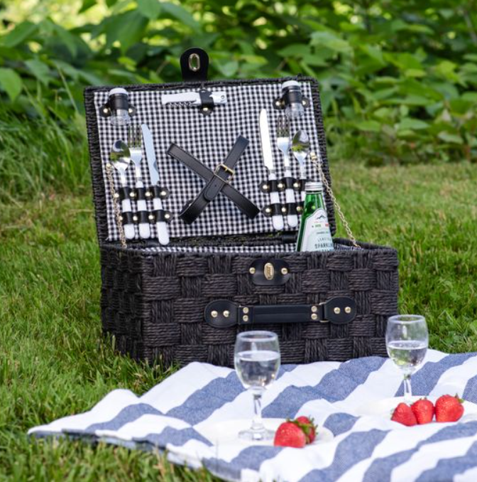 2 PERSON BLK CHECK WEAVE PICNIC SET.