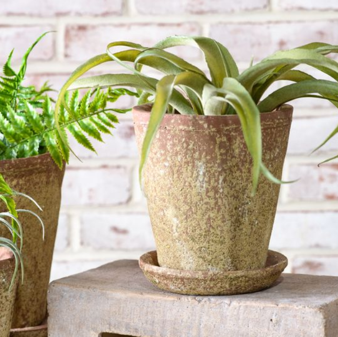 7"H DISTRESSED TER/SAND POT.