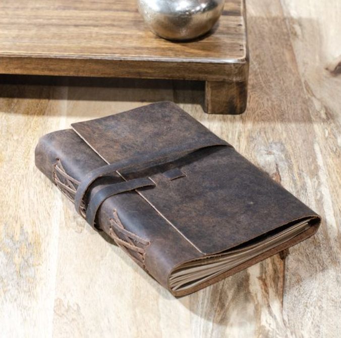 *INNER* 8 X 6 RUSTIC BROWN LEATHER JOURNAL.
